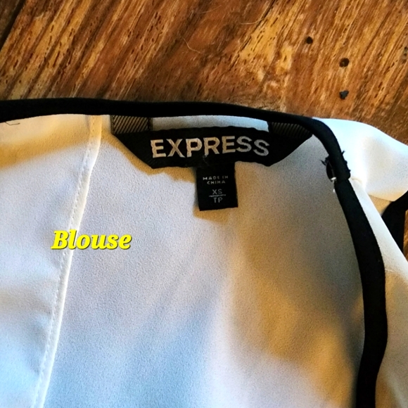 2 TOPS THE LIMITED & EXPRESS FASHION SMALL - Picture 8 of 11